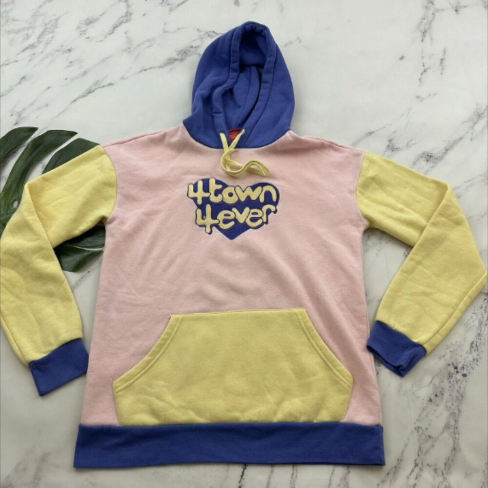 Disney Pixar Turning Red 4 Town Pullover Hoodie Sweatshirt Size XS Pastel 4 Ever